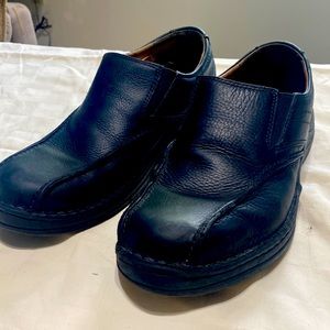 Men ‘s slip on shoes